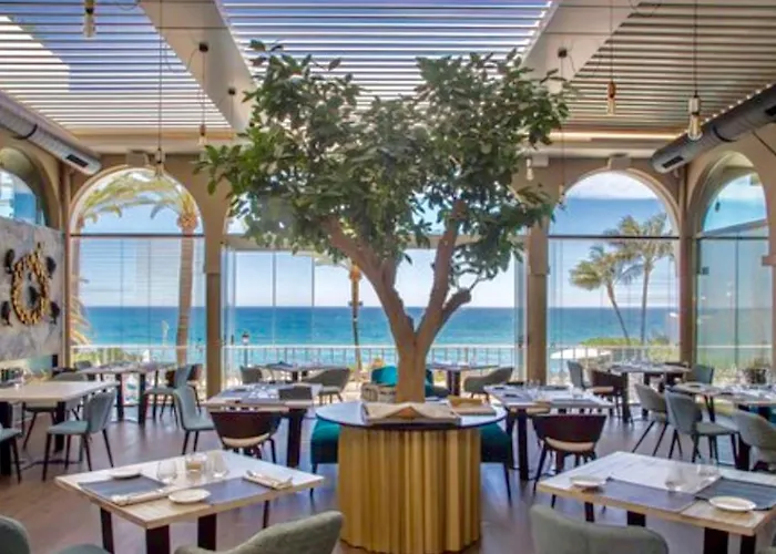 Alicate Beachfront - Luxury Apartment-1 Апартаменты *